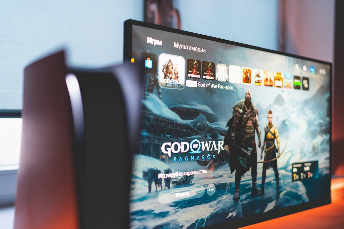 Best tablet for indie games showing smooth gameplay on a high-refresh-rate display with accurate colors